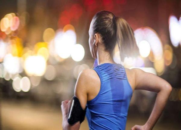 腕造成慢性, 幅度比较大